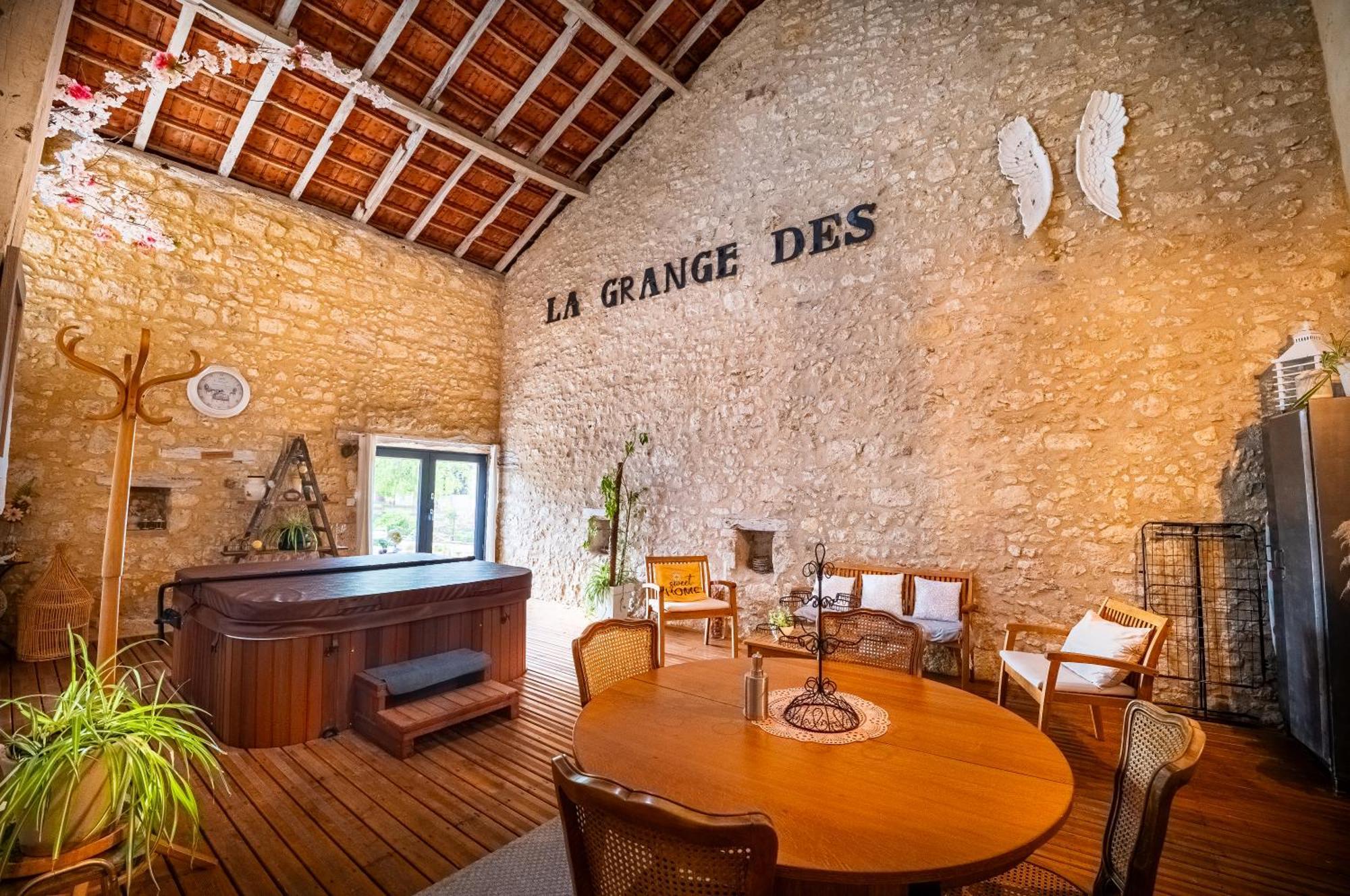 Blanc La Grange Des Anges别墅 外观 照片